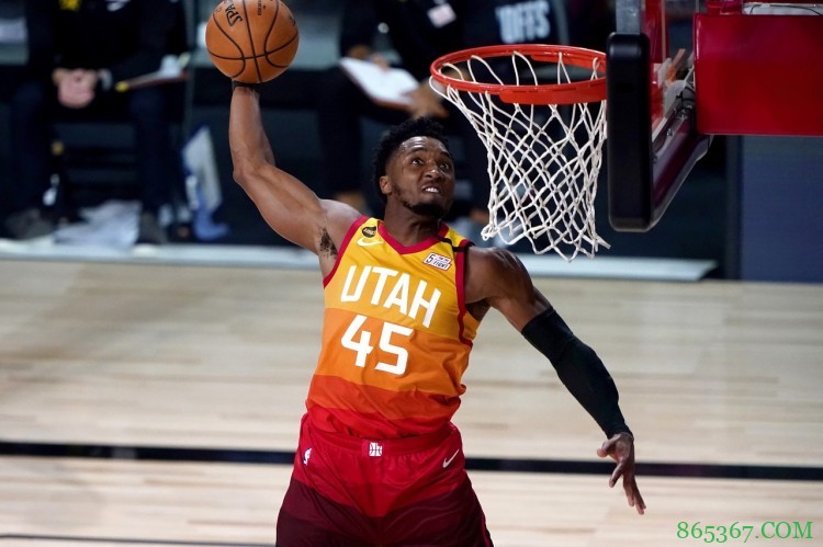 米切尔:贝弗利从比赛开始就让我不好过 我们还有提升空间