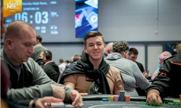 Timothy Adams领跑超级百万赛决赛桌