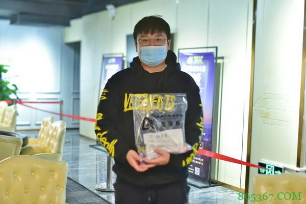 泰山杯|主赛事泡沫诞生!胡笑源领跑30人晋级!