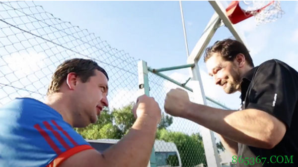 Tony G挑战Phil Hellmuth,职业选手排队打倒扑克顽童