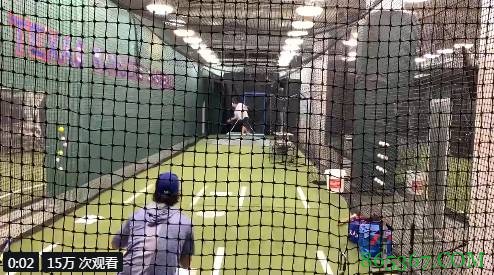 媒体调侃诺维茨基投掷棒球:你还是跳投比较帅