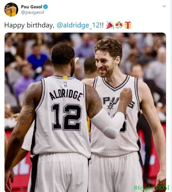 保罗-加索尔晒与阿德合影：生日快乐
