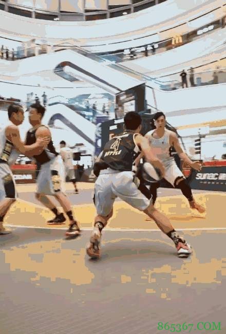 一名叫马斌的球员 因防守动作过大引起热议登上热搜