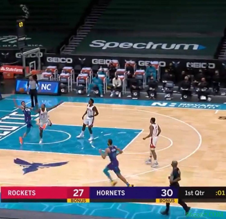 仙人指路!鲍尔接底线长传轻挑一拨助攻马丁压哨抛投打进