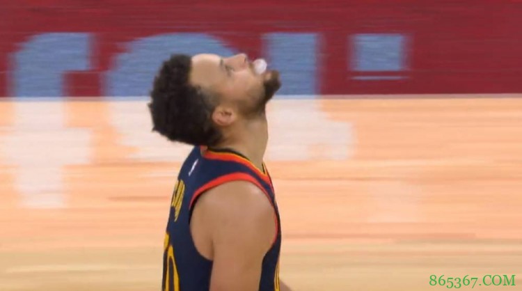 这标题要咋起啊?库里长跑36分钟17中10空砍32分7板6助