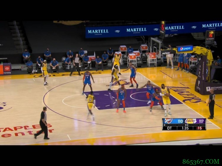 单核也能打！细看浓眉缺阵时 湖人的战术变化