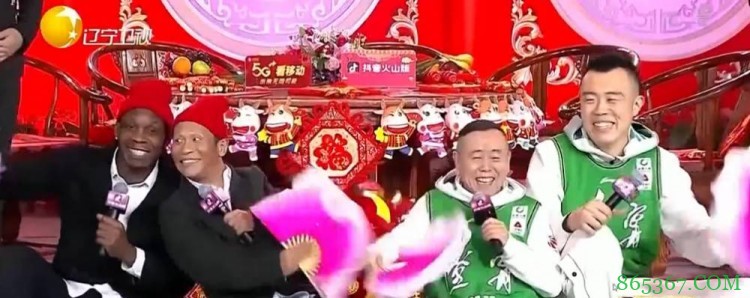 哈德森登辽视春晚与宋小宝扭秧歌 大秀中文:可不咋滴!