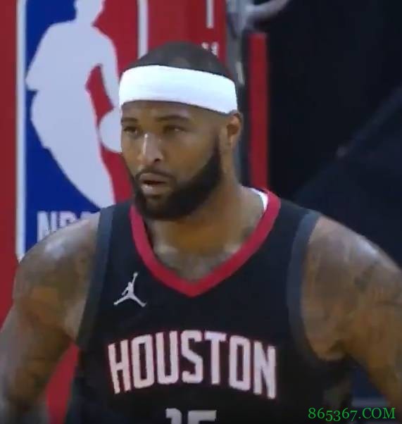 考辛斯首节三分两投全中 高效拿下10分6板