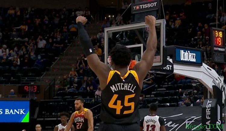 行云流水！爵士五人触球完美配合 轮转两圈 戈贝尔暴扣终结