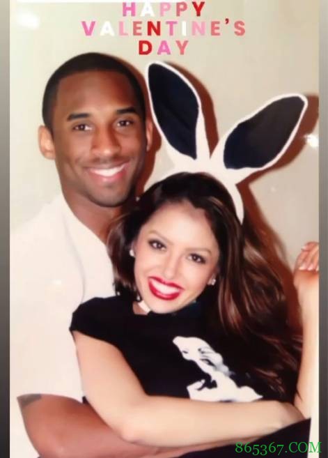 瓦妮莎晒与科比2000年旧照:去机场接他的时候送他玫瑰