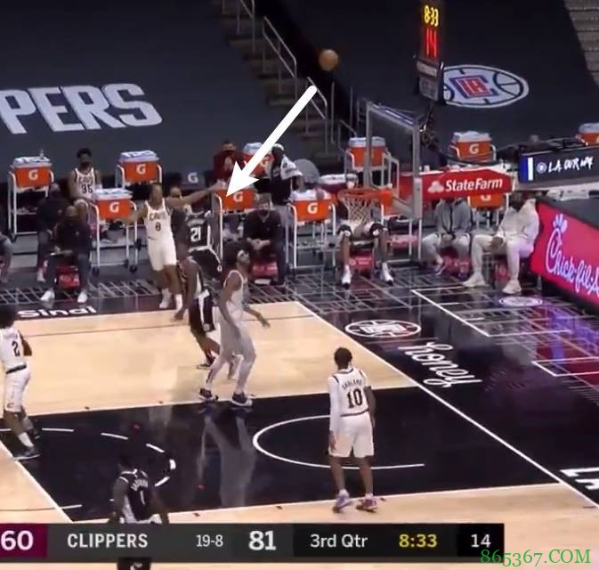 贝弗利转发自己提前庆祝三分并@库里：原来是这个Feel！