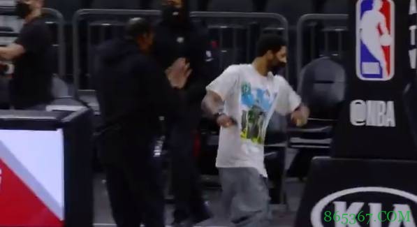 欧文:???哈登命中反超三分 杜兰特庆祝中“推飞”欧文