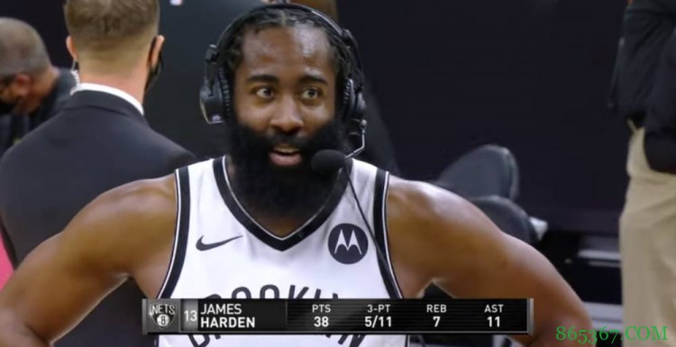 哈登:下半场队友展现了能量 所以我告诉纳什让我继续打吧