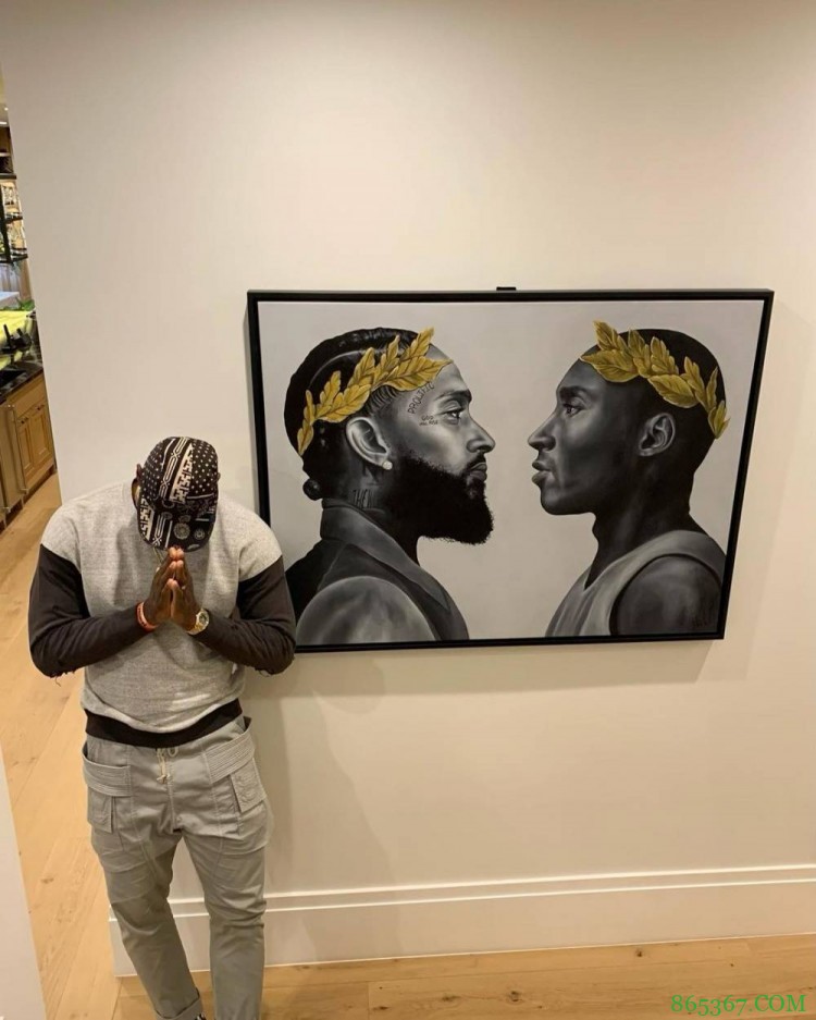 致敬！詹姆斯在走廊挂上科比&已故说唱歌手画像：传奇不逝