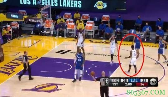 詹姆斯投丢技术罚球 欧文打趣：这就是你们最好的罚球手？