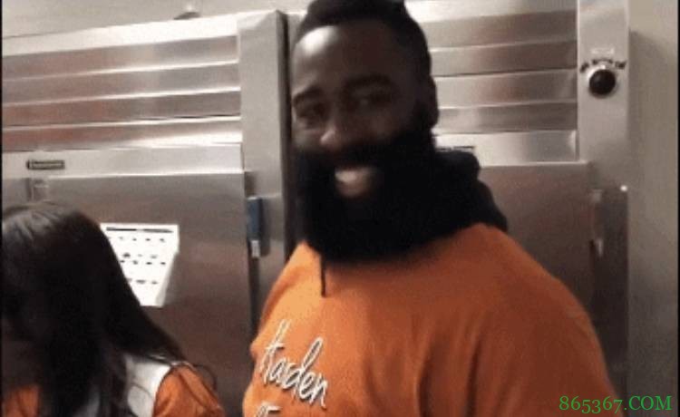 得州遭遇极端恶劣天气 哈登为休斯顿当地免费提供一卡车饮用水