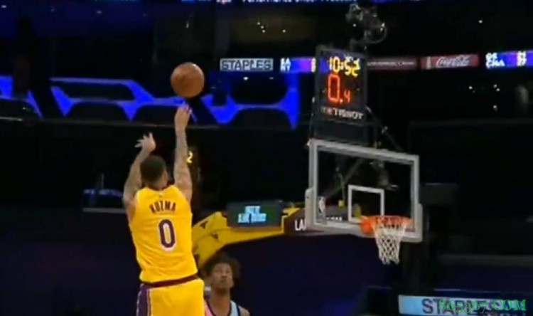 似曾相识？詹姆斯长传库兹马面对巴特勒翻身后仰三分压哨命中