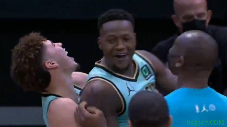 感觉来了!罗齐尔高难跳投压哨绝杀勇士