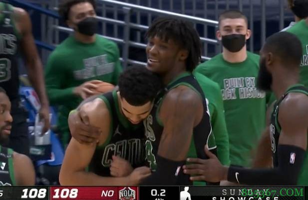 天赋对决！塔图姆&锡安先后打成关键球 塔图姆0.2秒再轰绝平跳投