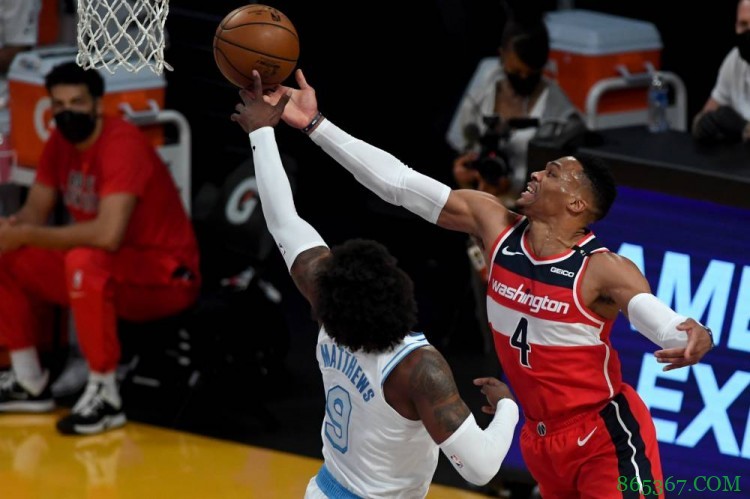 合理龟!威少砍32+14+9准三双 关键两罚不中乃瑕疵点