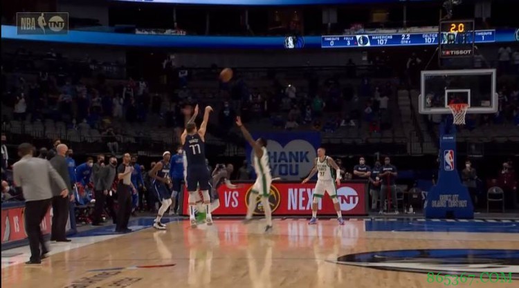 熟悉的位置！东契奇左翼后撤步三分绝杀凯尔特人