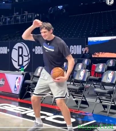 马扬赛前大秀热舞遭独行侠官推调侃:送你去参加《与明星共舞》