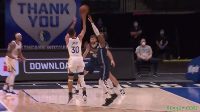 东契奇42+11+7 克莱伯关键三分 库里57分 独行侠复仇勇士