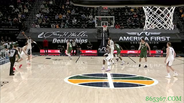 米切尔26+8 戈贝尔27+12 字母哥29+15 爵士4人25+轻取雄鹿