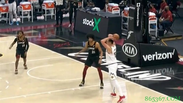 穆雷零罚球砍50+6 约基奇三双 掘金送骑士九连败