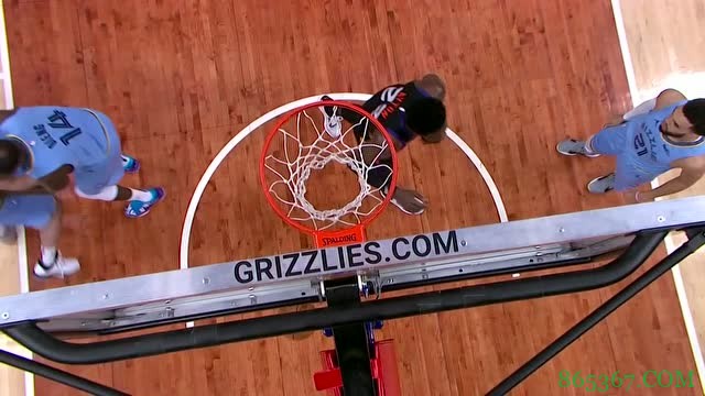 布克23+5+5 布里奇斯19+6 太阳全场24记三分大胜灰熊