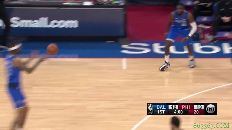 恩比德23+9 西蒙斯15+7 东契奇19分 76人主场轻取独行侠