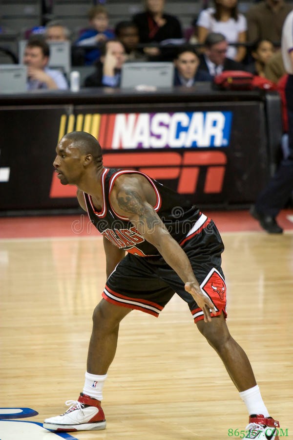 讨论|21世纪8大被高估球队:12-13湖人居首 姚麦时期火箭在列