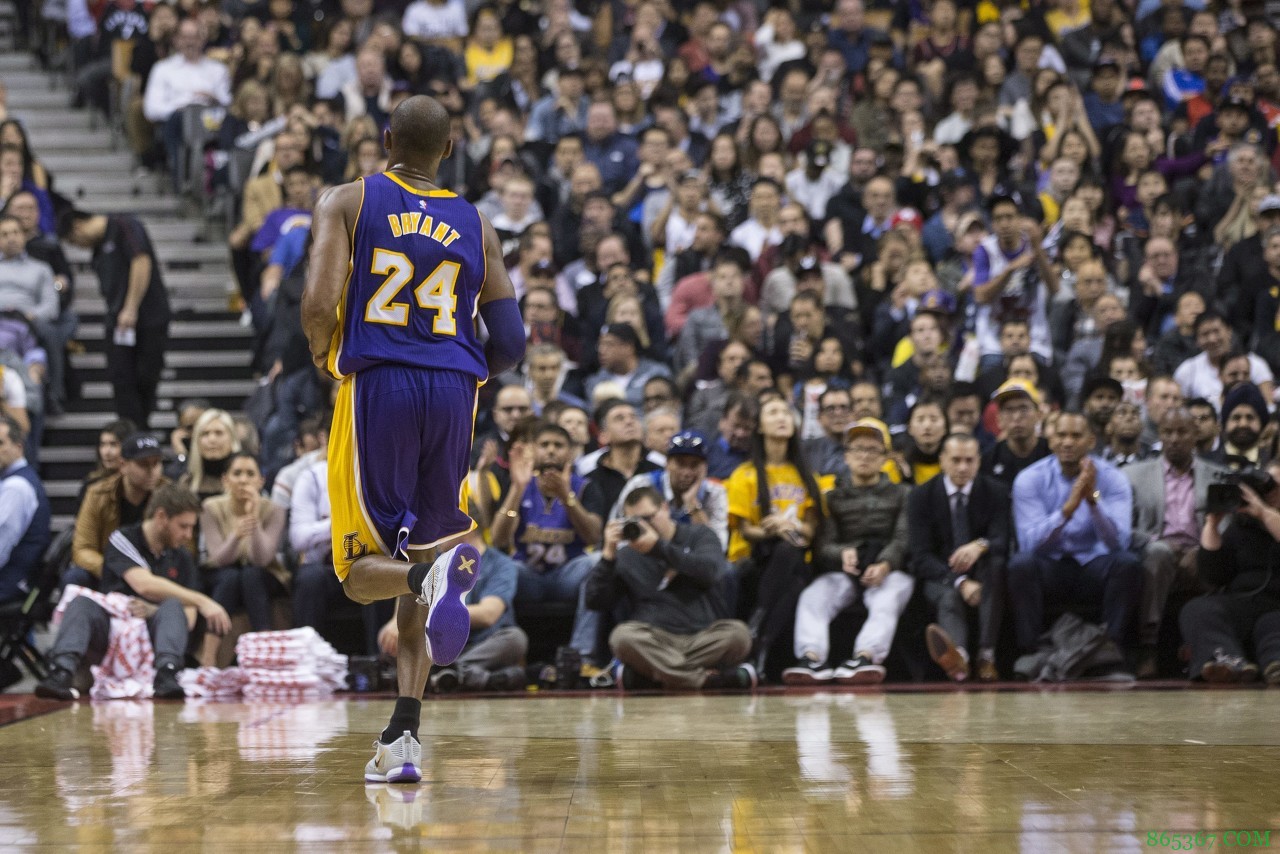 【消失的八零后】特别版:科比——永远年轻 永远热泪盈眶(下)