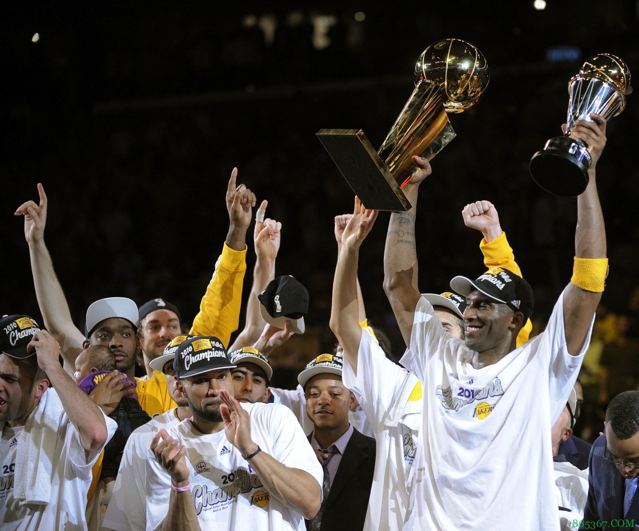 24图回顾科比生涯:英雄来来去去 唯有传奇永恒