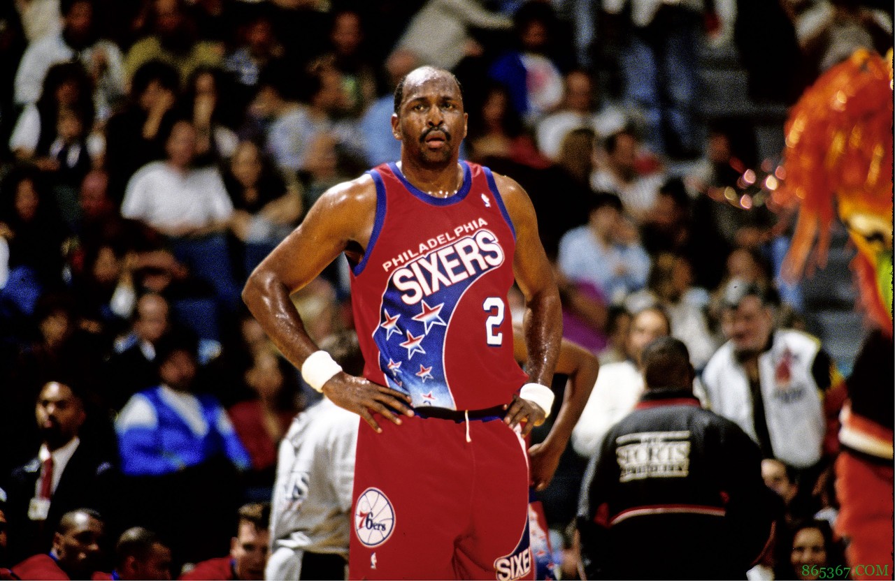 盘点|哈登之前拿下MVP后被交易的球员:14位中有7位成功夺冠