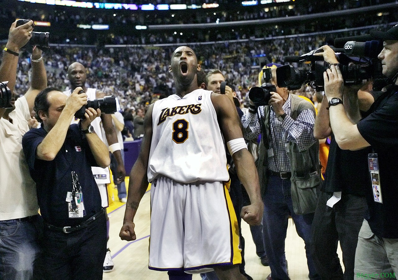 【消失的八零后】特别版:科比——永远年轻 永远热泪盈眶(中)