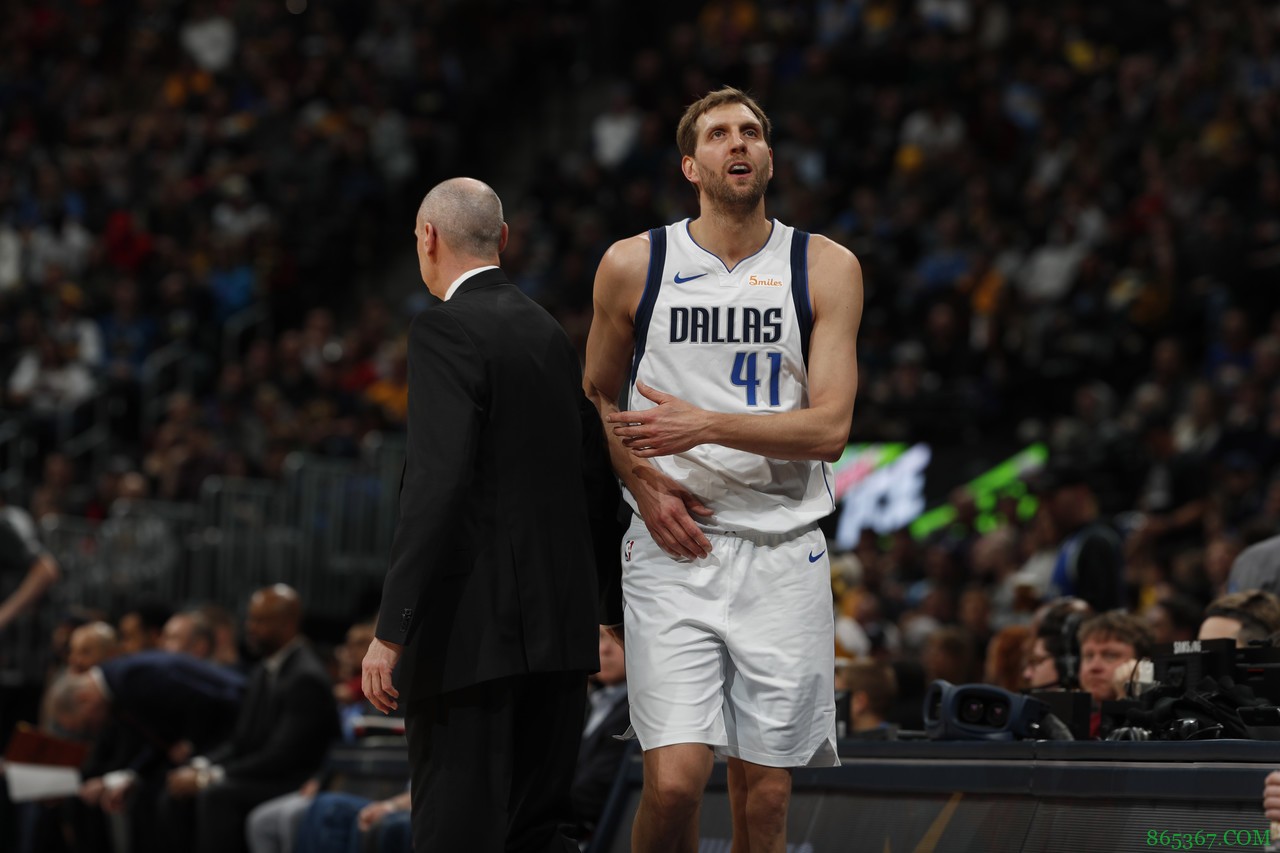 达拉斯晨报:诺维茨基申请美国绿卡 会保留双重国籍