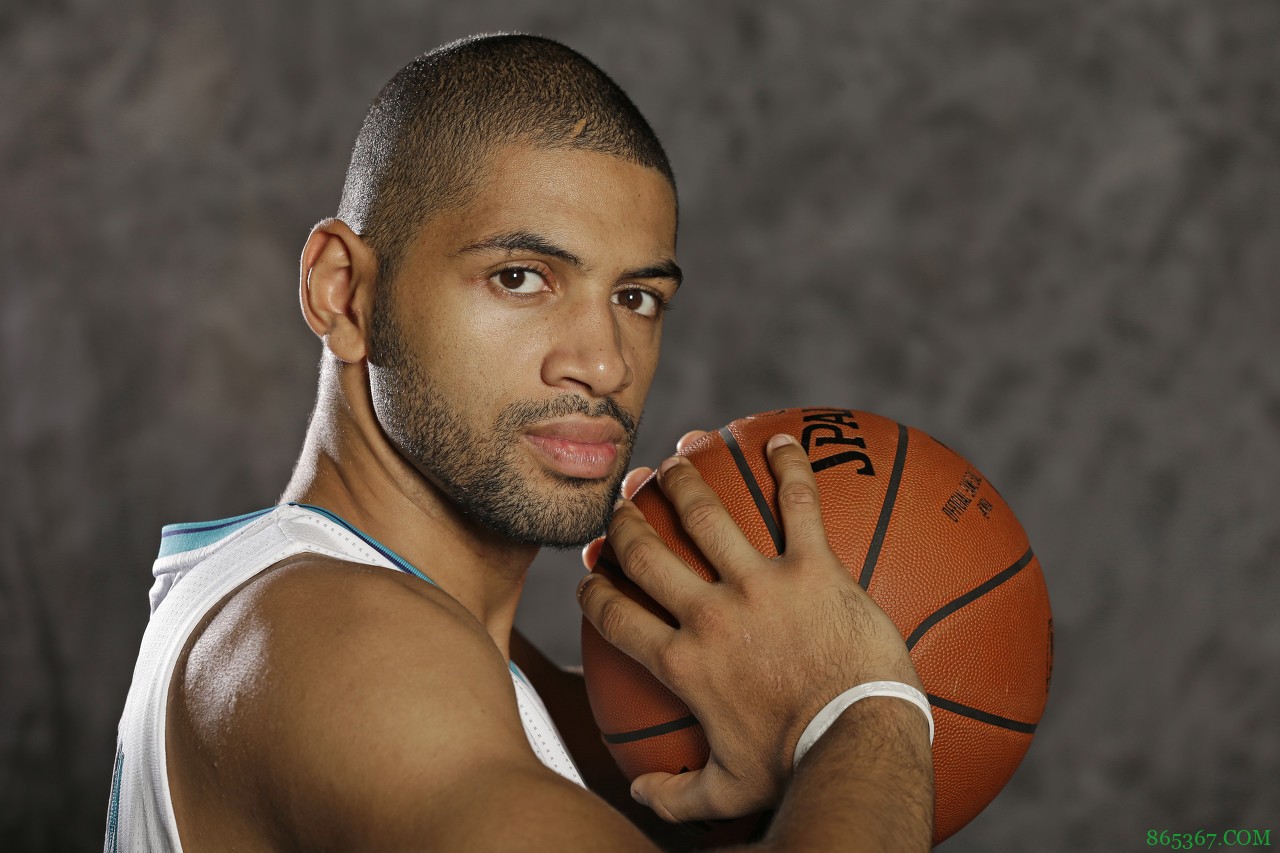 【分析】黄蜂休赛期必须进行的操作:送走巴图姆重中之重