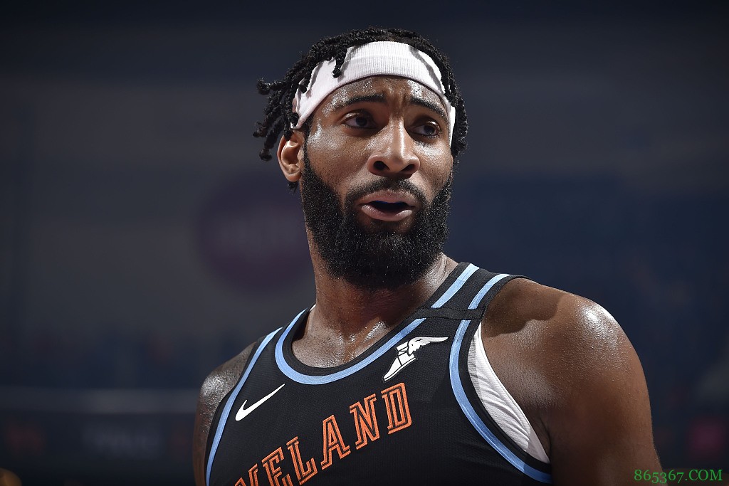 庄神:球队在努力找赛季初期的节奏 进攻状态不好我要承担责任