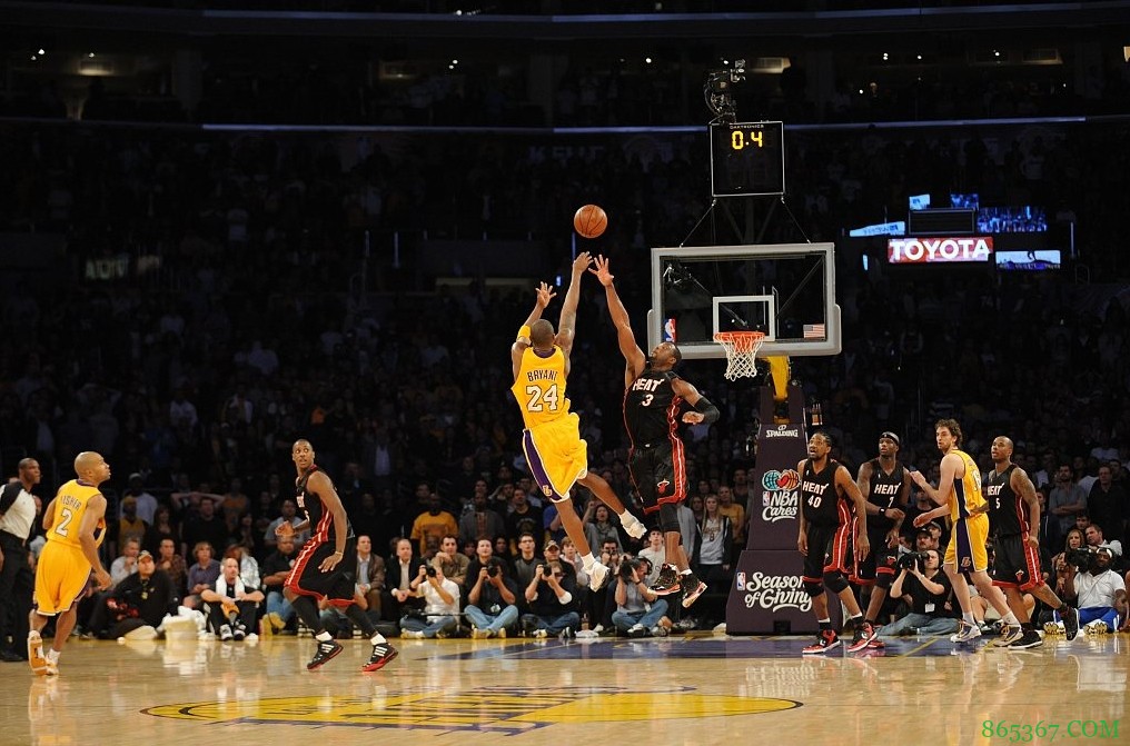 【消失的八零后】特别版:科比——永远年轻 永远热泪盈眶(下)