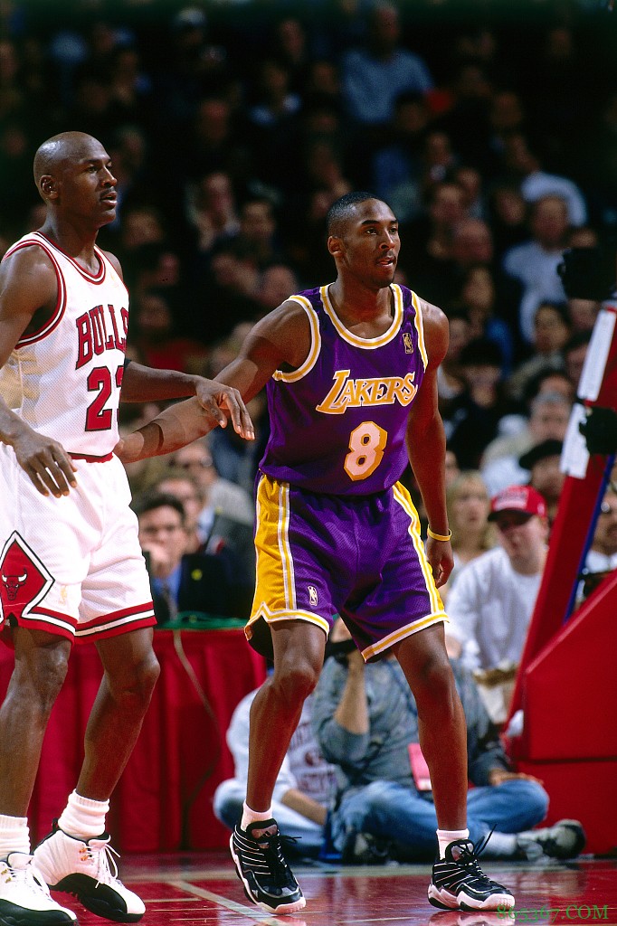 【消失的八零后】特别版:科比——永远年轻 永远热泪盈眶(上)