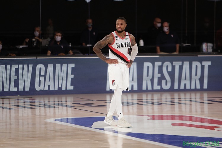 【专访】利拉德:不赞成回到隔离园区 科比逝世一周年注定了悲伤