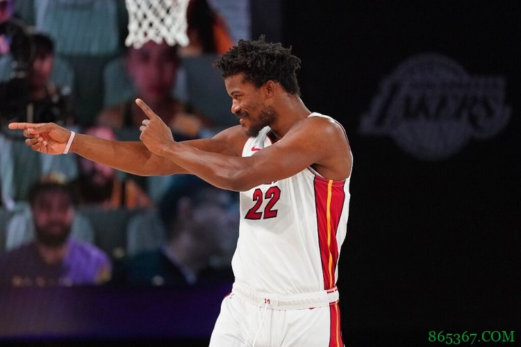 虽迟但到！巴特勒轰进本季个人首个三分