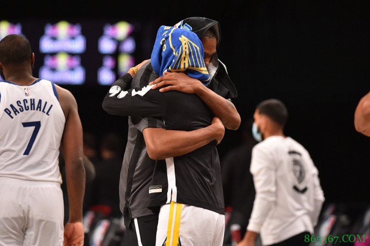 库里谈与杜兰特共事那三年:我们打出了世界见过的最好的篮球