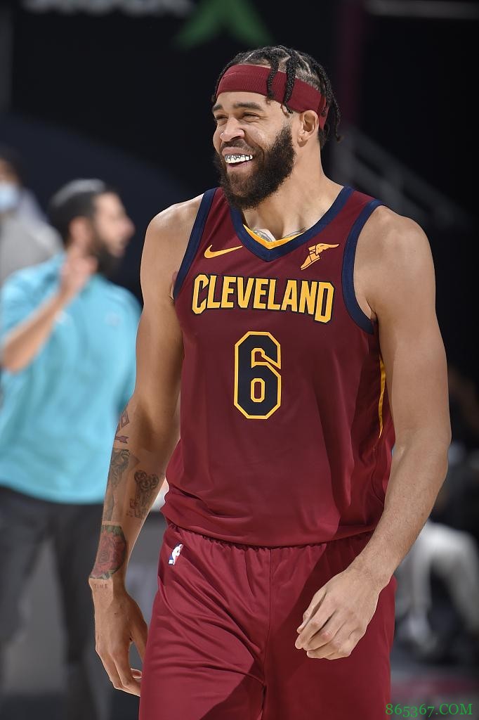 讨论|七位竞争力球队应考虑交易的球员：鲍尔&塔克&雷迪克在列