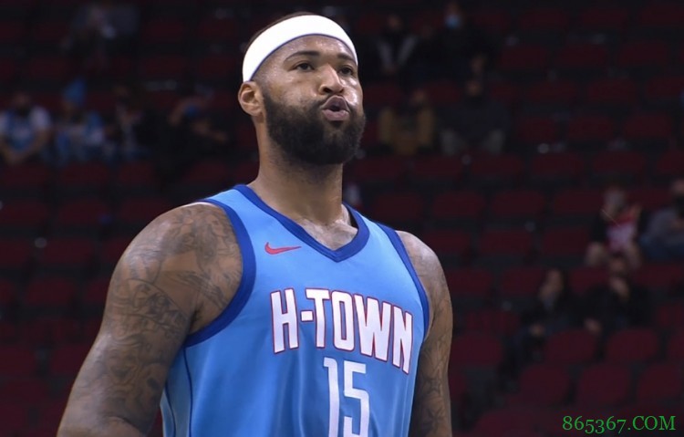 考辛斯本赛季首发时场均15分14板4助2断2帽 三分命中率42%