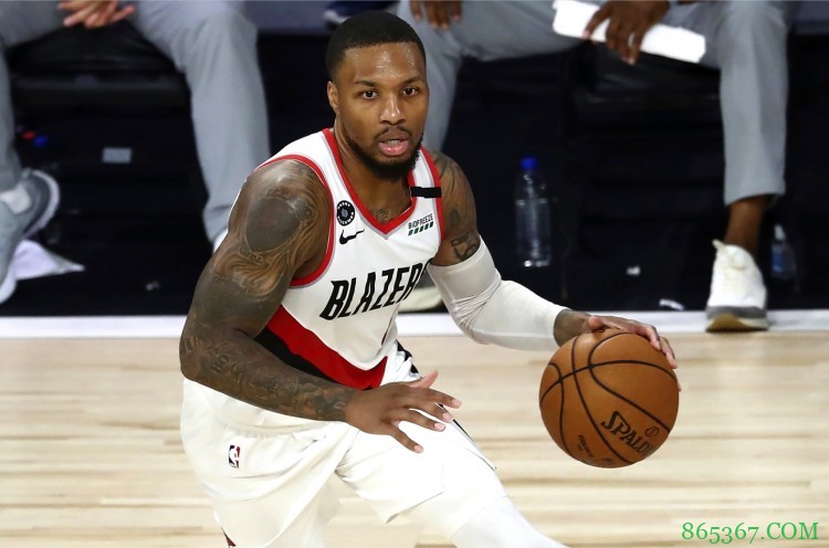 CJ和努尔基奇受伤后 利拉德场均得到31分4篮板8.1助攻