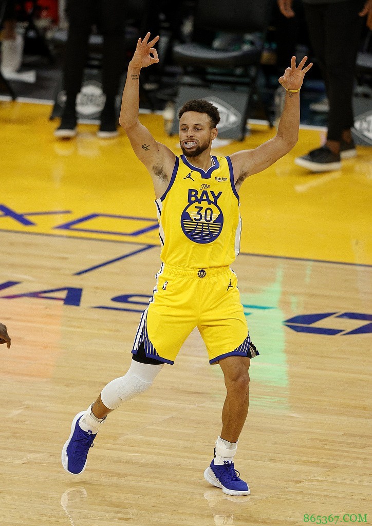 【讨论】爆砍62分&统治第4节 库里本赛季表现依旧强劲