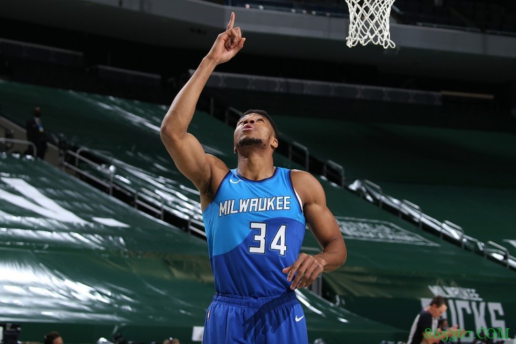 字母哥单场24次罚球 创生涯新高