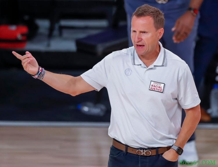 布鲁克斯：我们已无太多犯错空间 威少明日是否出战赛前决定